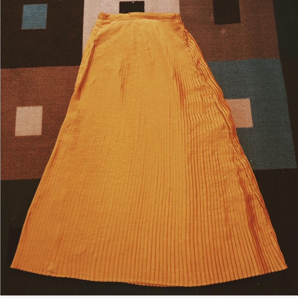 Pleated maxi skirt